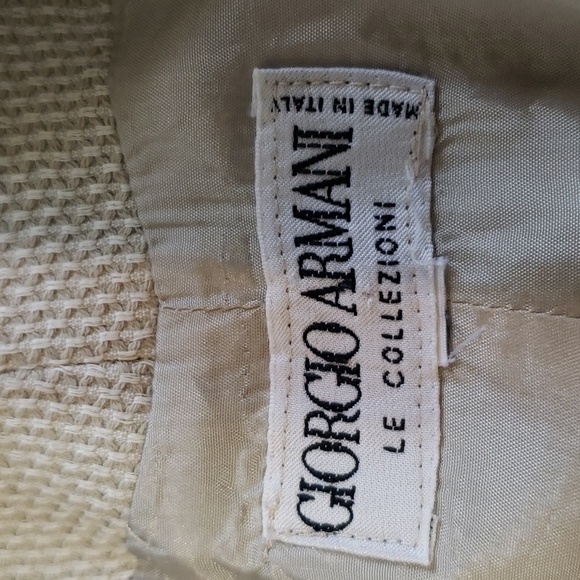 Giorgio Armani Le Collezioni Long Sleeves Blazer  Cream Size  between 10 and 12. - Picture 7 of 10
